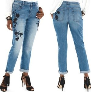 Chico's Secret Stretch Jeggings Floral Applique Blue Jeans Size 4R  20R